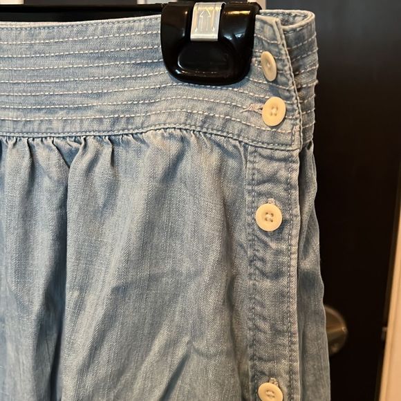 Madewell denim look midi skirt with buttons - size 4 - Picture 2 of 3